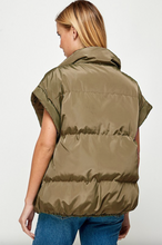 Load image into Gallery viewer, Zoe Puffer Vest

