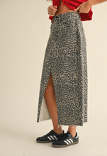 Load image into Gallery viewer, Daisy Leopard Skirt
