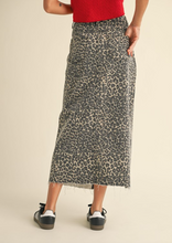 Load image into Gallery viewer, Daisy Leopard Skirt
