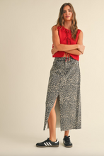 Load image into Gallery viewer, Daisy Leopard Skirt
