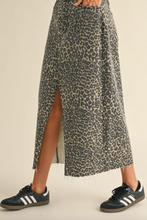 Load image into Gallery viewer, Daisy Leopard Skirt
