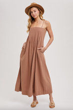 Load image into Gallery viewer, Billow Maxi Dress
