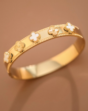 Load image into Gallery viewer, Clover Bangle
