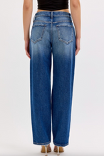 Load image into Gallery viewer, Alexis Mid Rise Dad Jean
