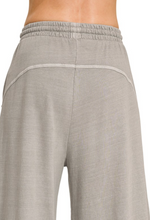 Load image into Gallery viewer, Scout Sweatpants
