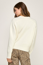 Load image into Gallery viewer, Etta Horseshoe Sweater
