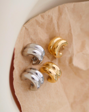 Load image into Gallery viewer, Non-tarnish Double C-hoop Earring
