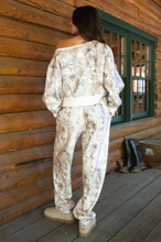 Load image into Gallery viewer, Tilly Light Camo Fleece Lounge Joggers

