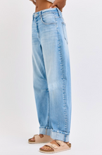 Load image into Gallery viewer, Dede Mid Rise Barrel Jeans
