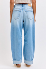 Load image into Gallery viewer, Dede Mid Rise Barrel Jeans

