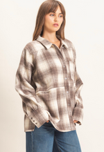 Load image into Gallery viewer, Leni Flannel

