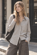 Load image into Gallery viewer, Elis Plaid Oversized Buttondown
