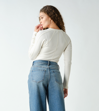 Load image into Gallery viewer, Essential Long-sleeved Micro-ribbed Henley Top
