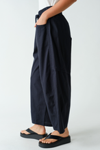 Load image into Gallery viewer, Ember Cotton Barrel-leg Utility Pants
